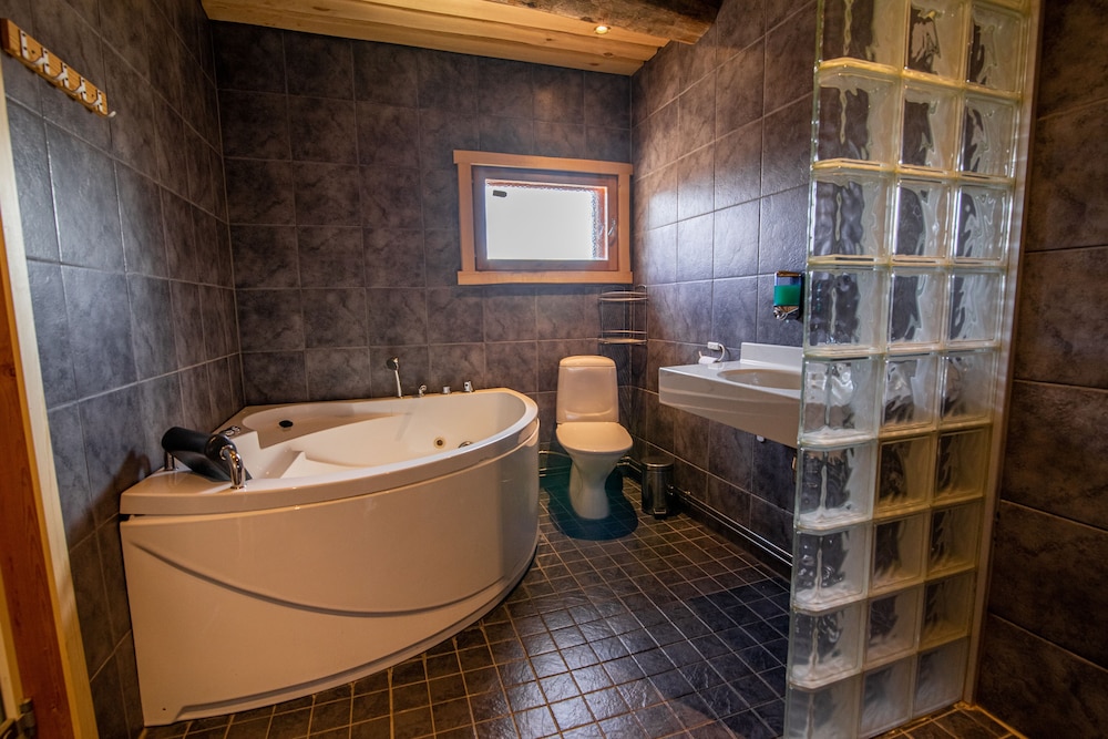Hotel and Spa Resort Jarvisydan 70/70