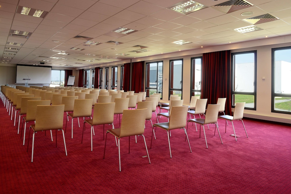 Kyriad Prestige Lyon Est Saint Priest Eurexpo Hotel And Spa 68/72