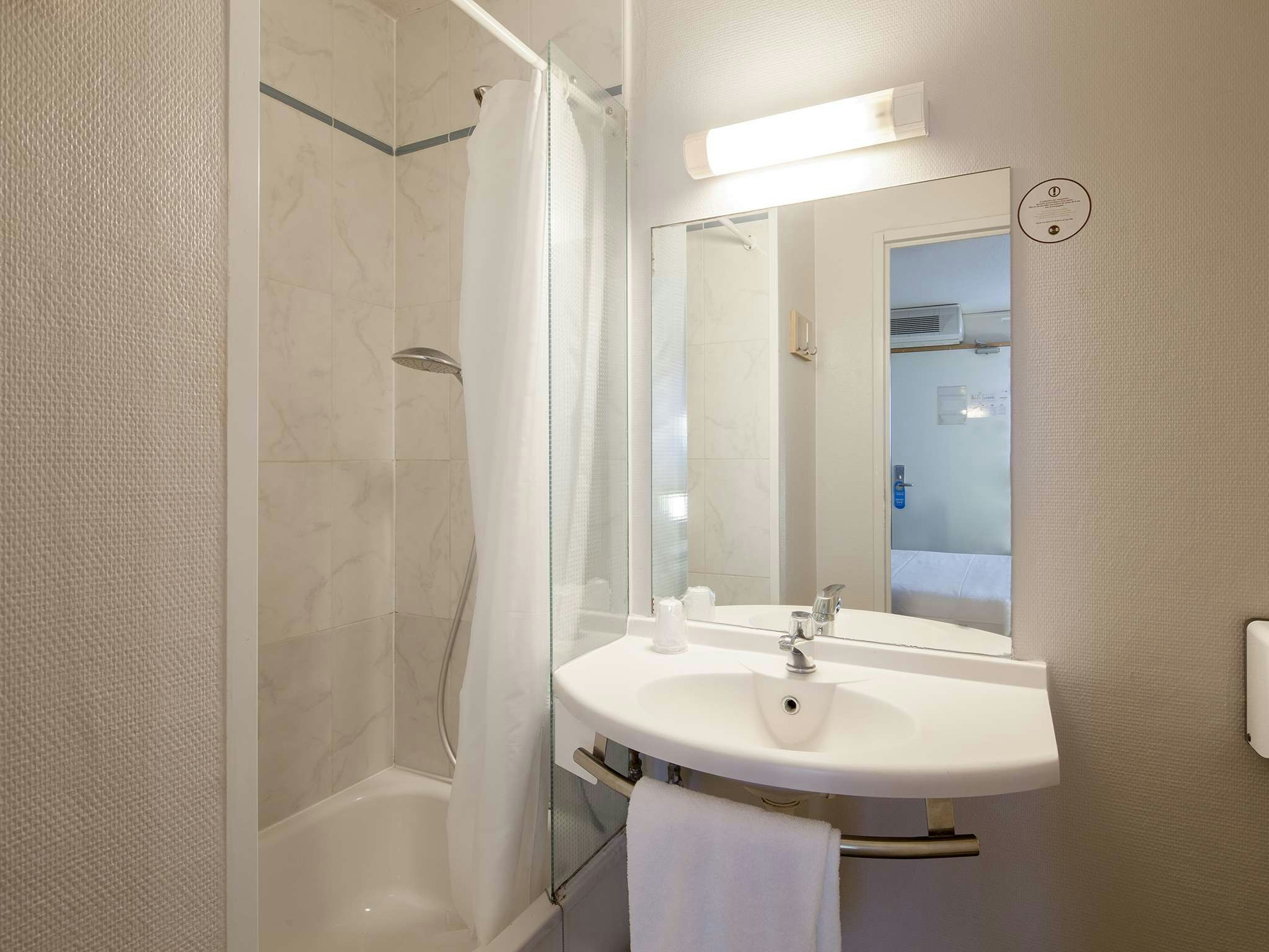 B&B HOTEL Rouen Parc des Expos Zenith 11/11