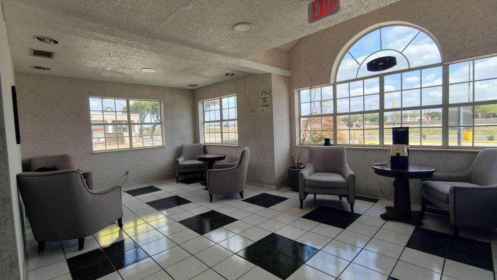 Classic Inn San Marcos, TX 33/60