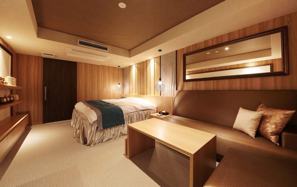 N Hotel 24/58