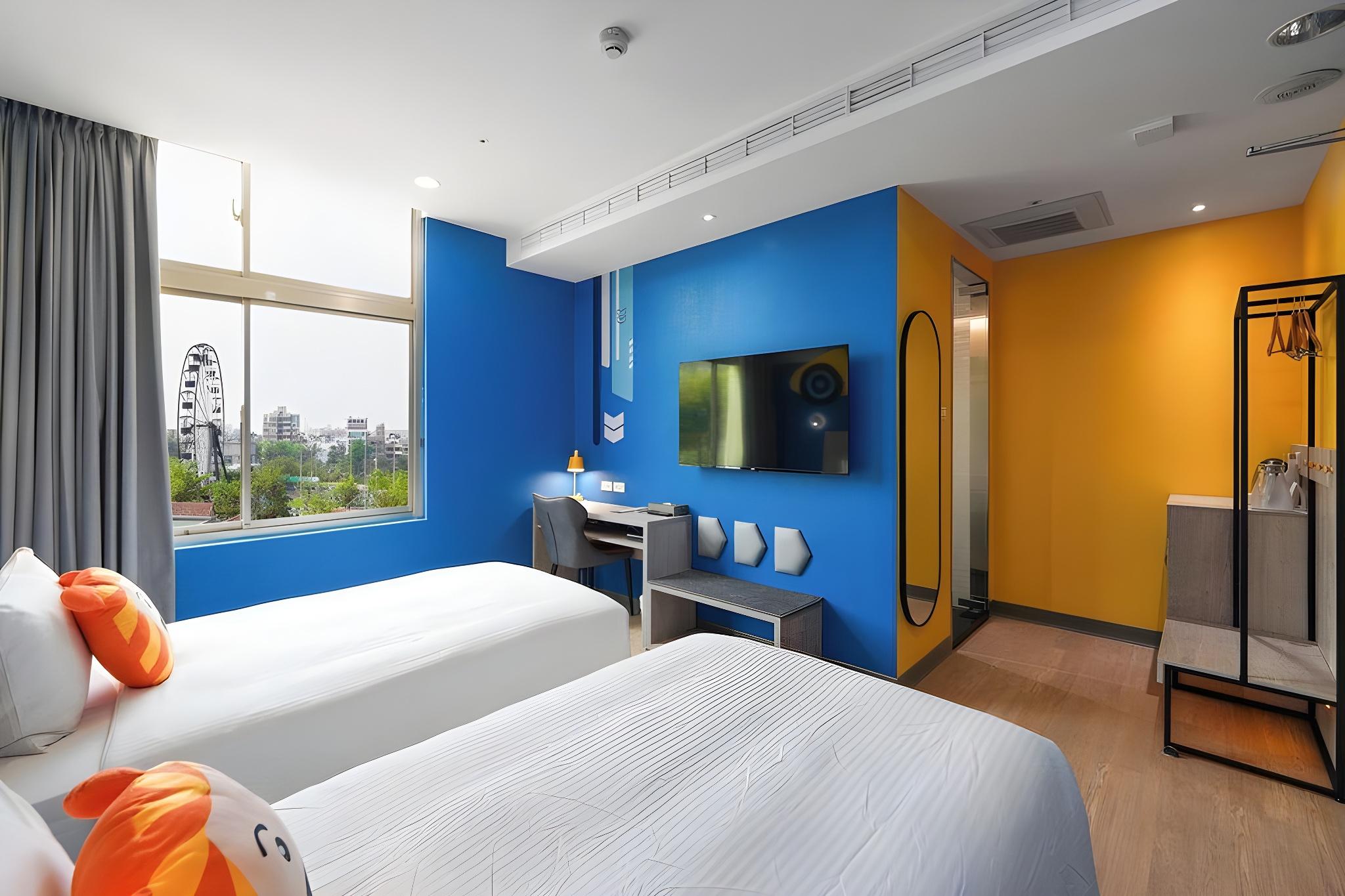 Standard, Twin Beds