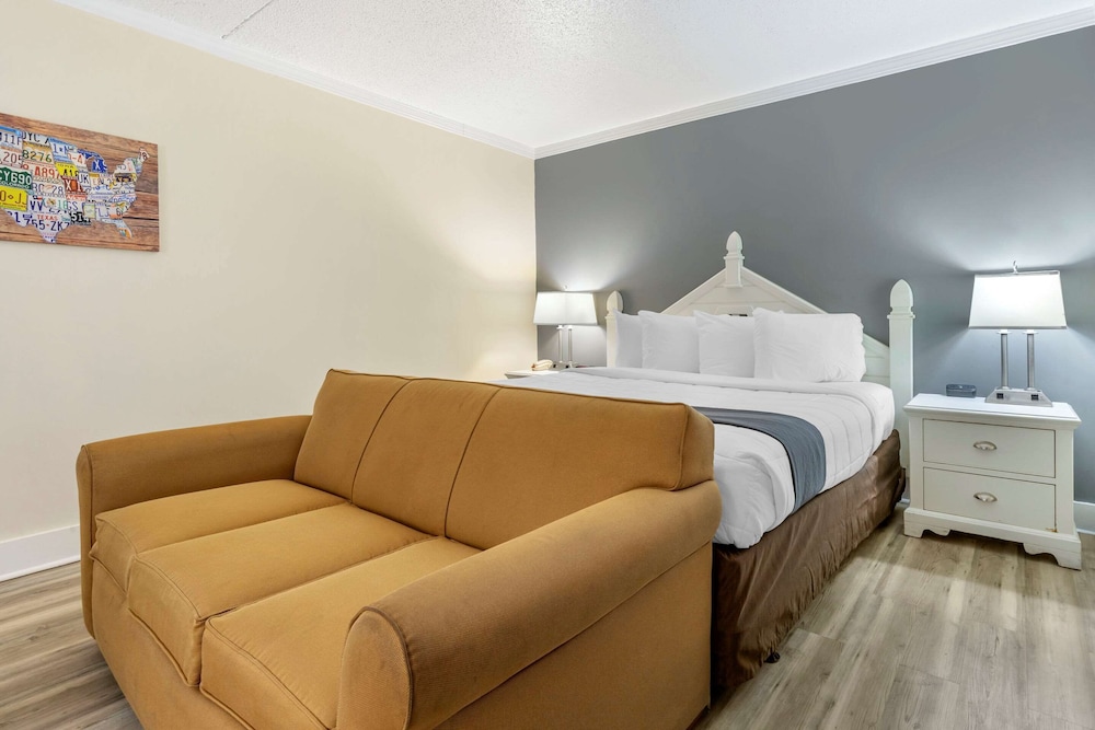 Econo Lodge Conway Central 18/27