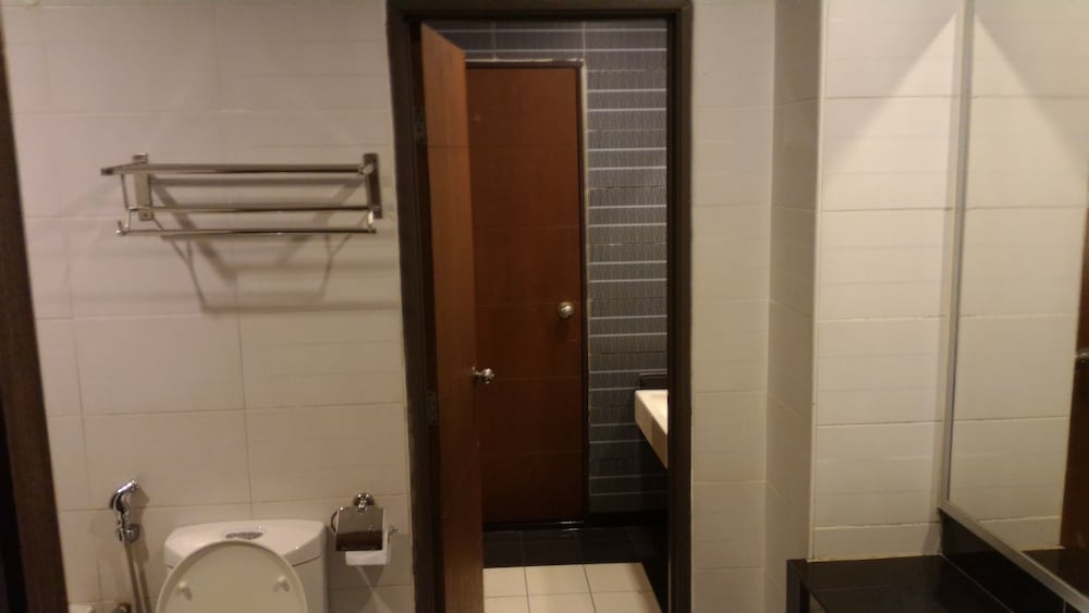 Kingston Hotel 15 @ Tower Regency 44/44