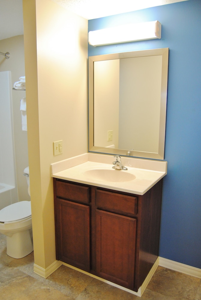 Americas Best Value Inn St. Clairsville/Wheeling 21/39