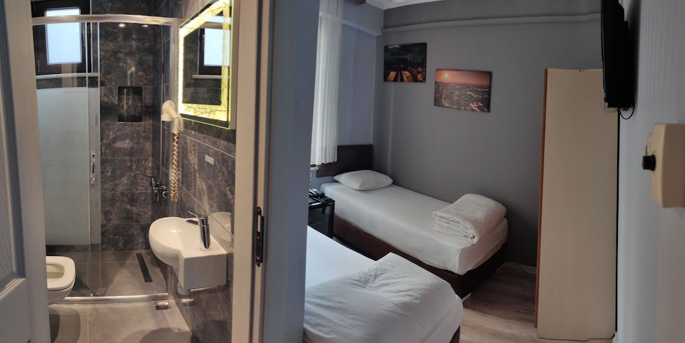 غرفة قياسية بسريرين منفصلين بإطلالة على المدينة، Hotel Torun Istanbul Old City 4/8