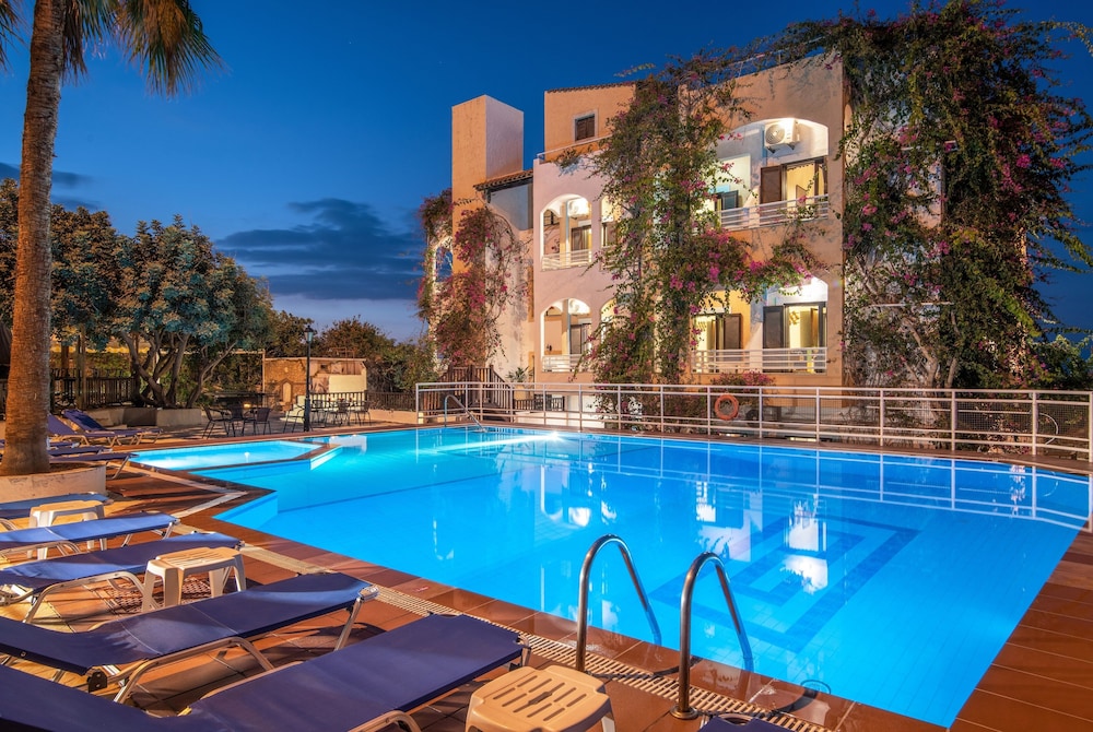 Iliostasi Beach Apartments in HERSONISSOS