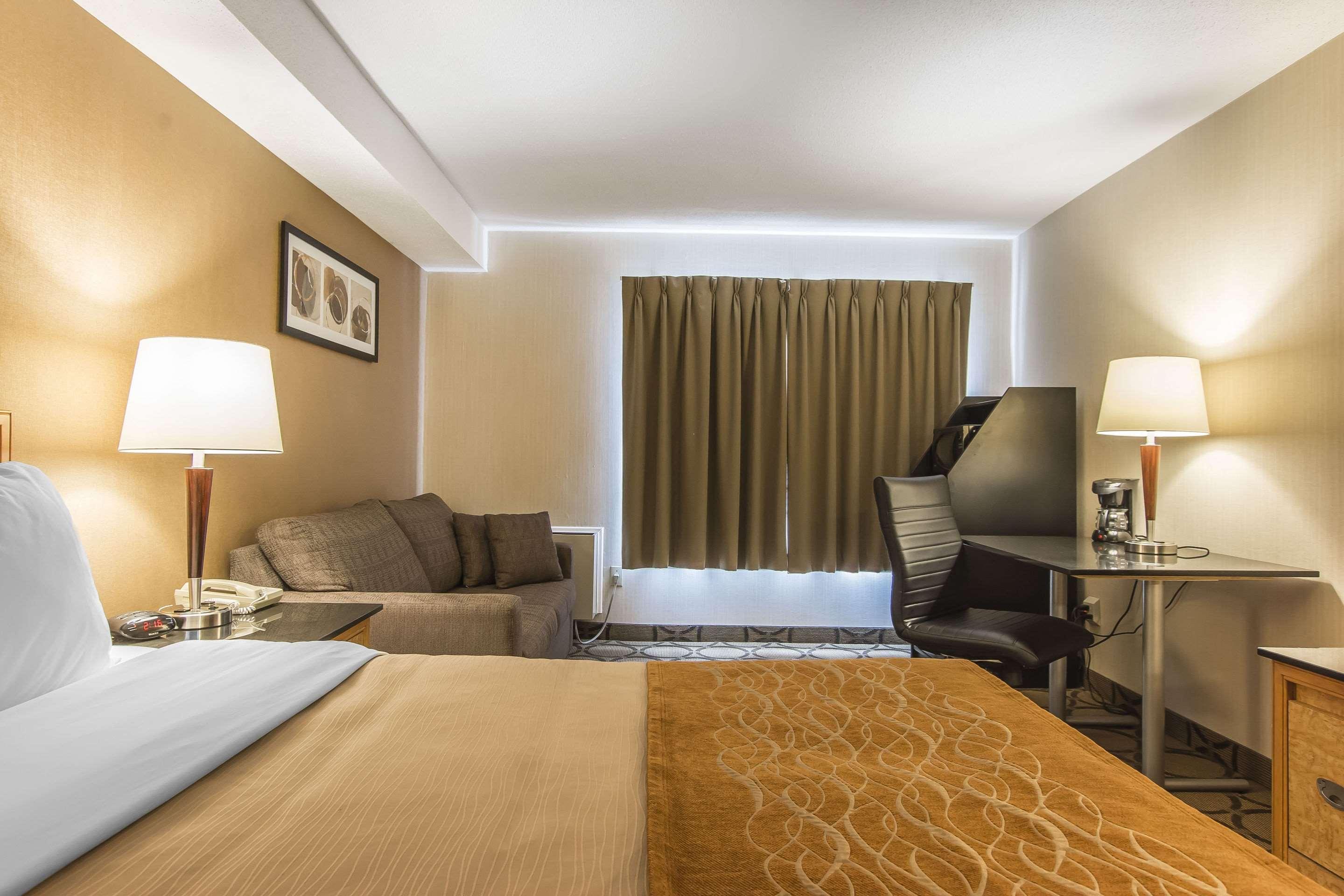 غرفة بسرير كوين، Comfort Inn Sault Ste Marie ON 5/6