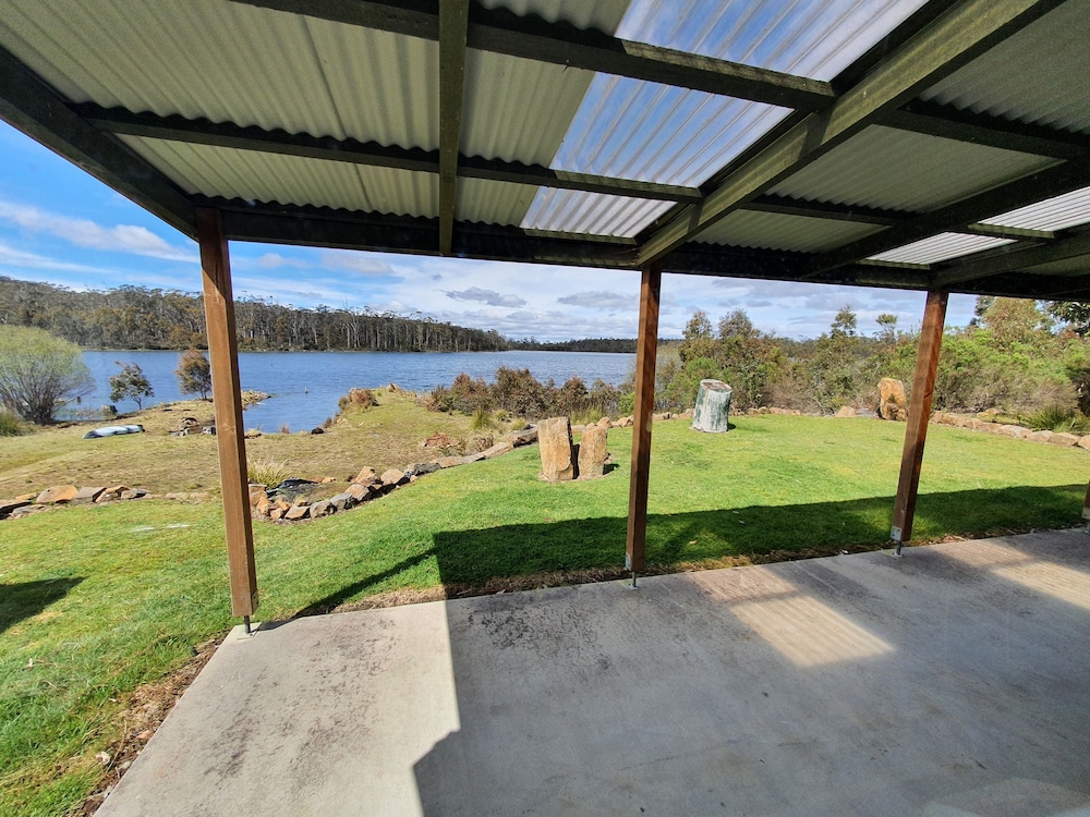 LAKE YALLEENA 30/33