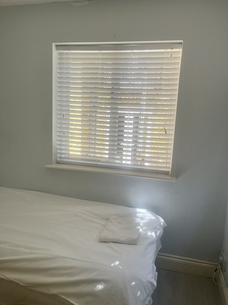 غرفة أساسية مفردة، Kew Rooms 3/5