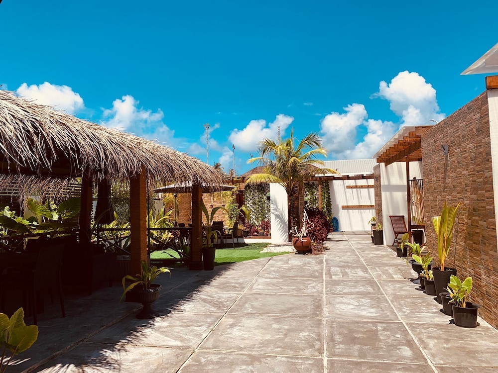 Himeyn Beach Inn - Ocho Homes by Eight Continents 25/27