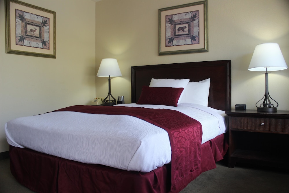 Mountain Lodge At Banner Elk 8/27