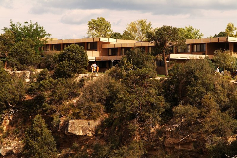 Thunderbird Lodge 20/22