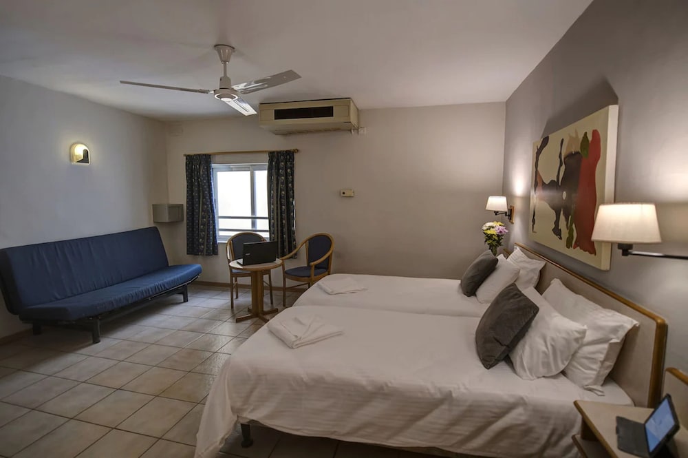 ROOM, TRIPLE, SEA VIEW