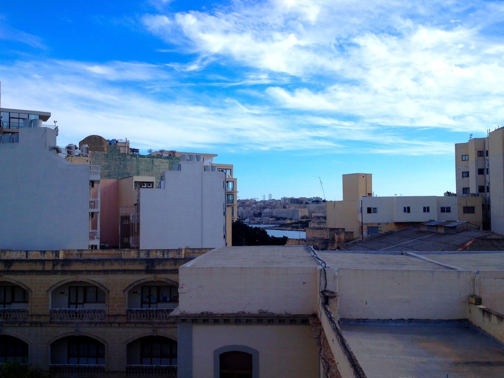 Lee's House Bed & Breakfast Sliema 44/50