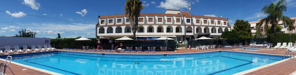 Hotel Relax 3/48