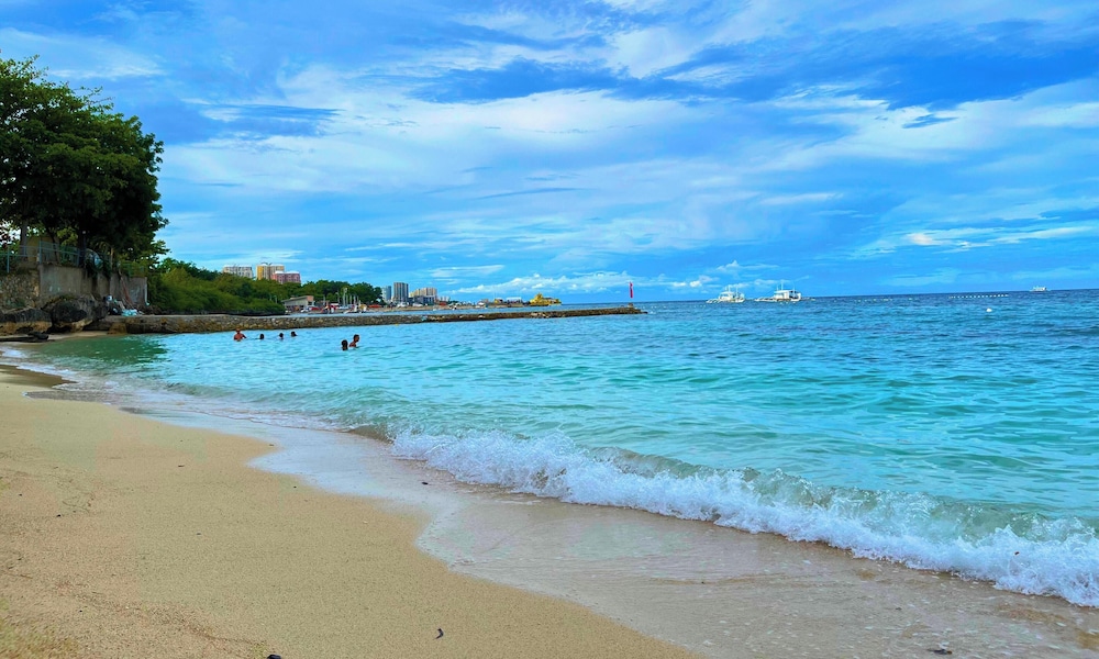 VISTA MAR BEACH RESORT AND COUNTRY CLUB 44/50