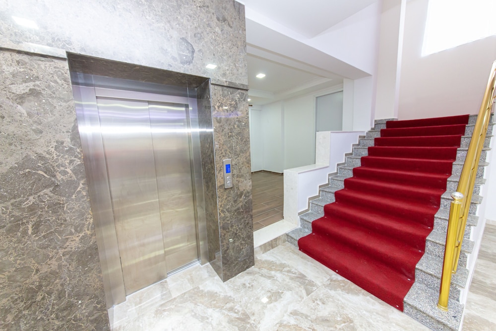 Esal Hotel 24/39