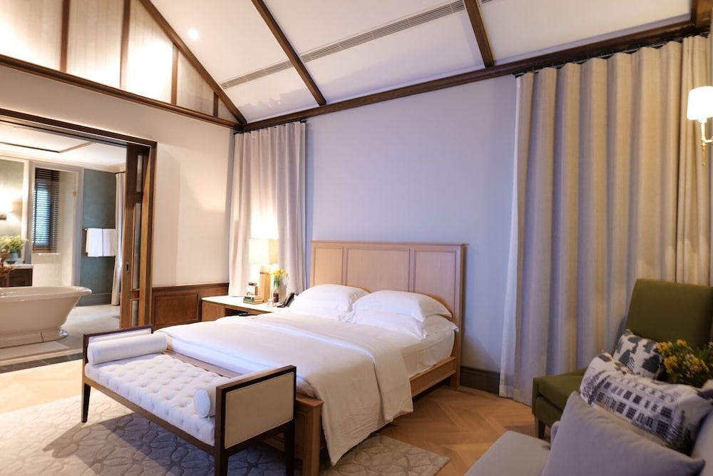 Thames Valley Khao Yai 7/50