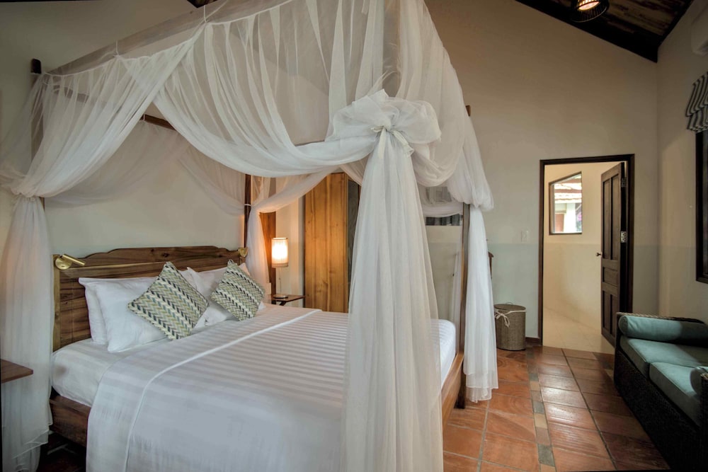 Beach House, Family, 2 Queen Beds, Sea View