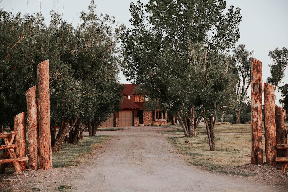 Beaverhead Resort 32/33