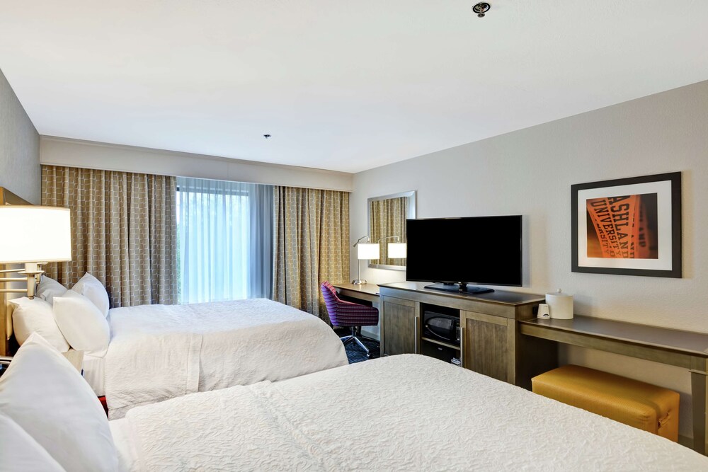 Hampton Inn & Suites Ashland 18/47