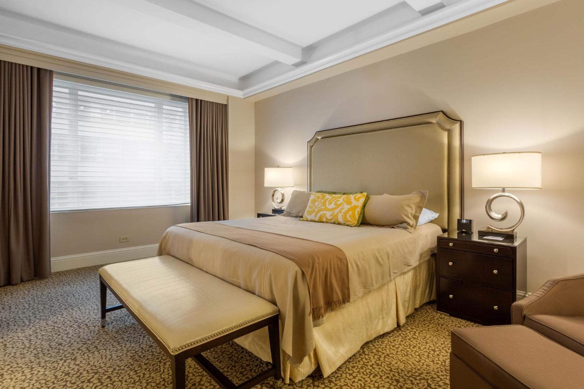 Madison, Suite, King Bed, Sofa