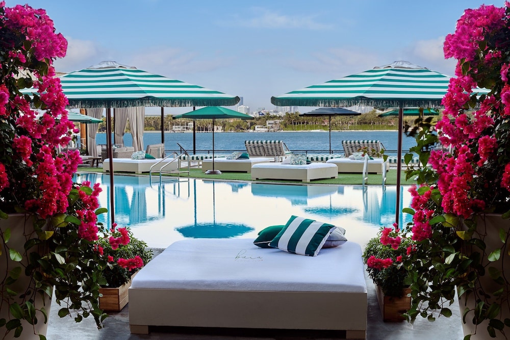 Mondrian South Beach 4/64