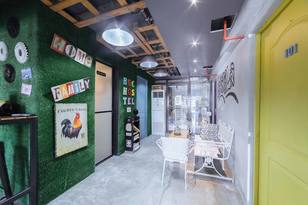 Reddoorz Plus Danlig Street Makati 24/28