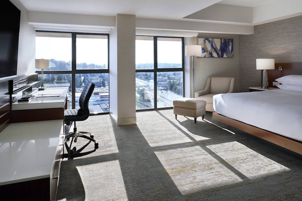 Delta Hotels by Marriott Burnaby Conference Centre 25/46