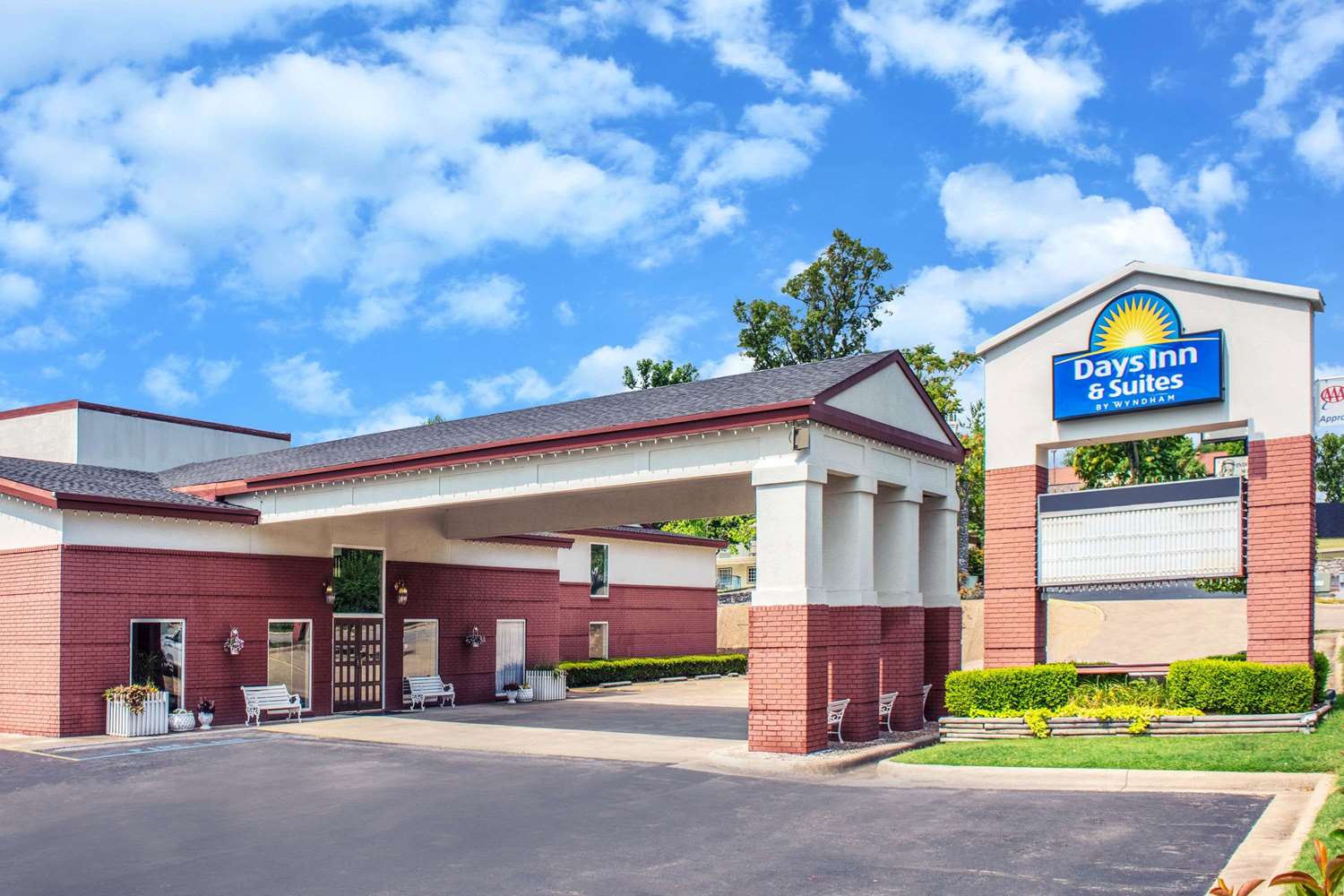 Days Inn And Suites Branson 7/11