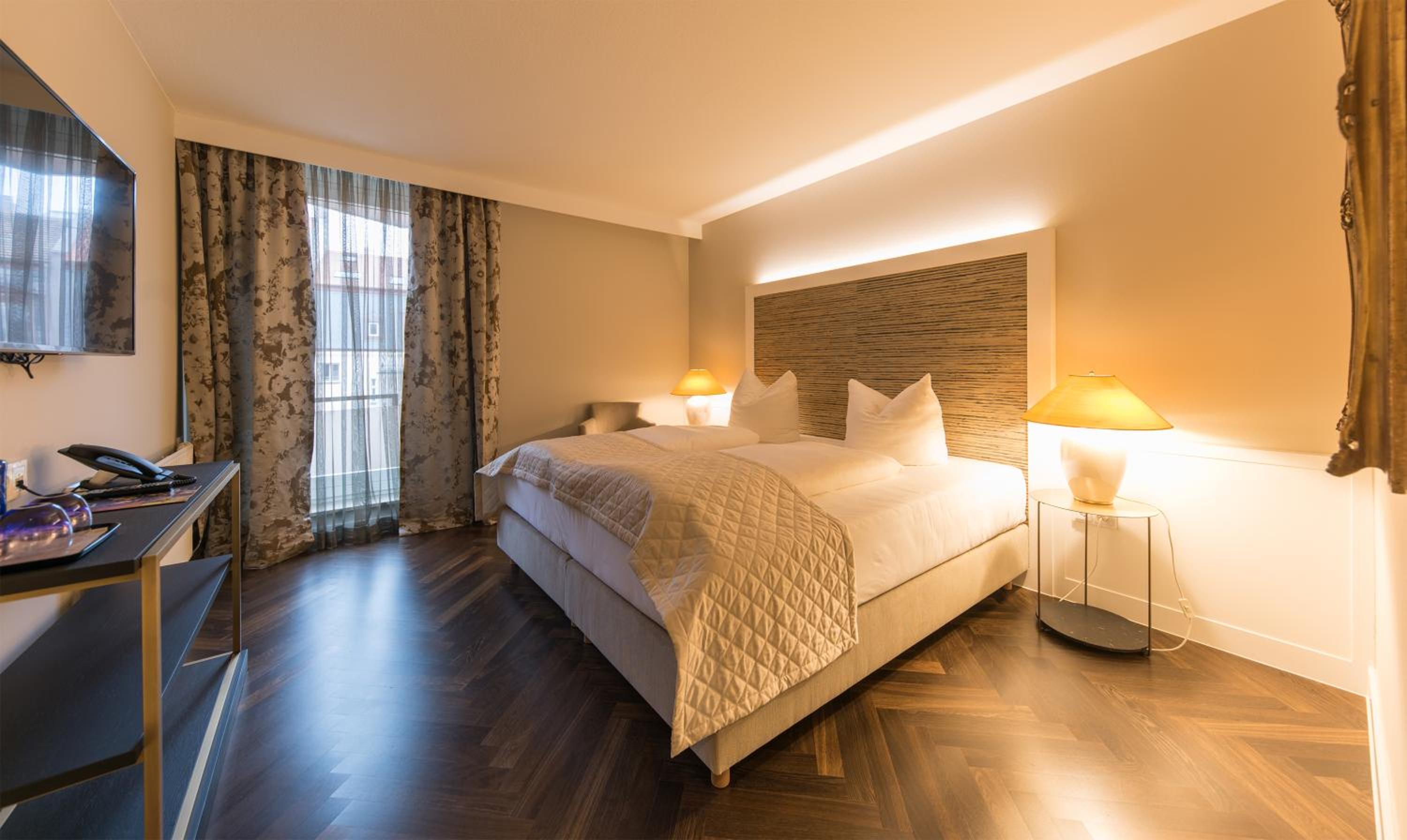 Bayerischer Hof 10/47
