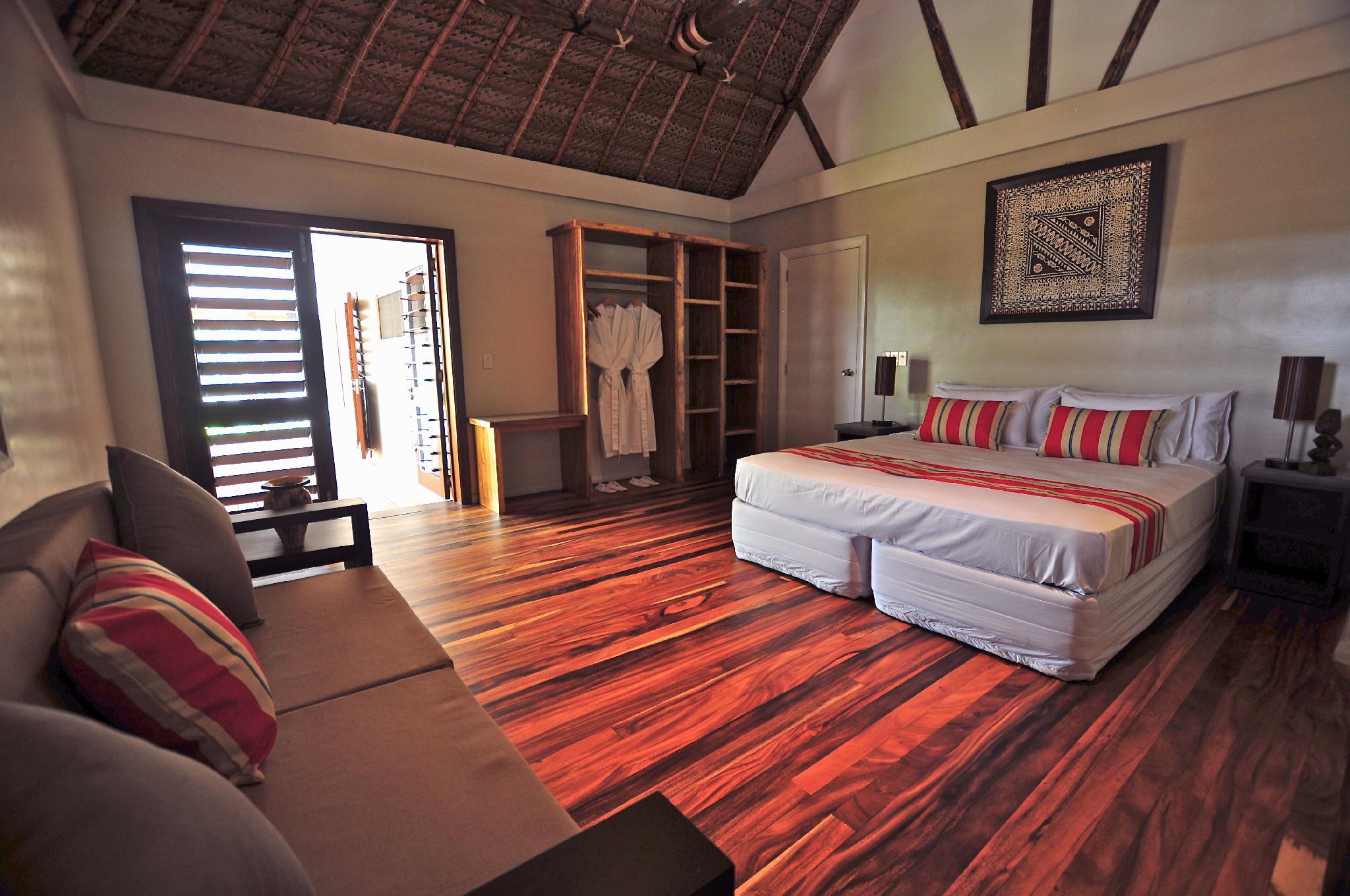 2 Bedrooms, Beach Front