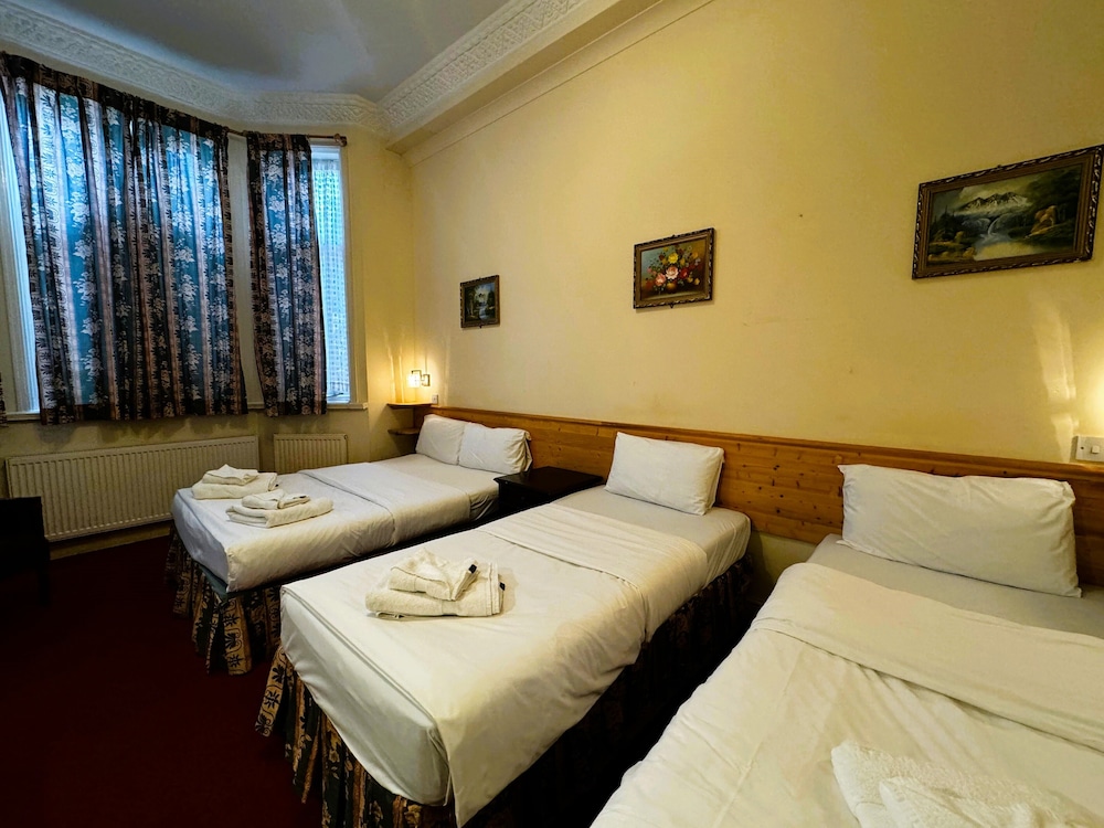 Bridge Park Hotel 12/65