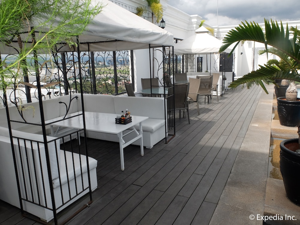 The Penthouse Hotel 43/50