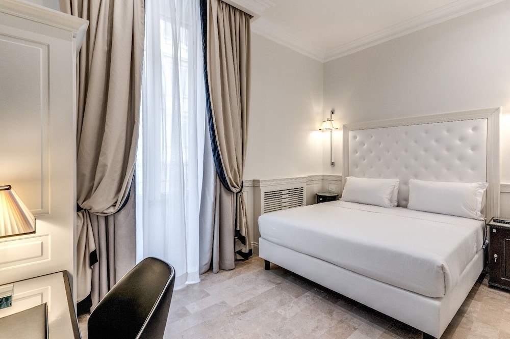 Relais de L Opera 25/72