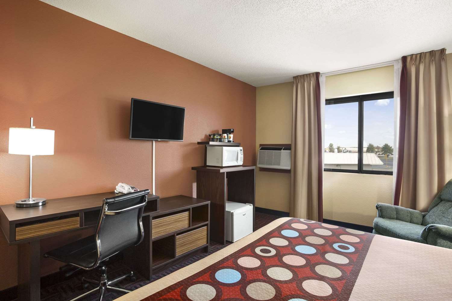 Super 8 By Wyndham Carbondale 18/23