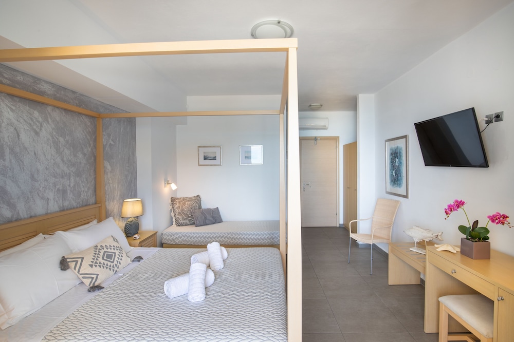 Blue Harmony Hotel 13/50
