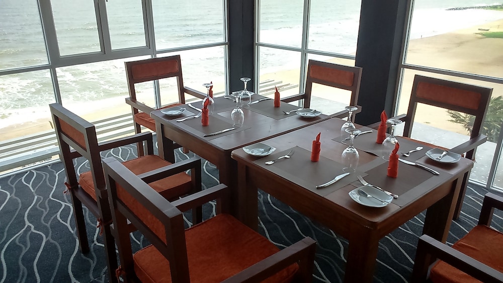 Beacon Beach Hotel 43/56