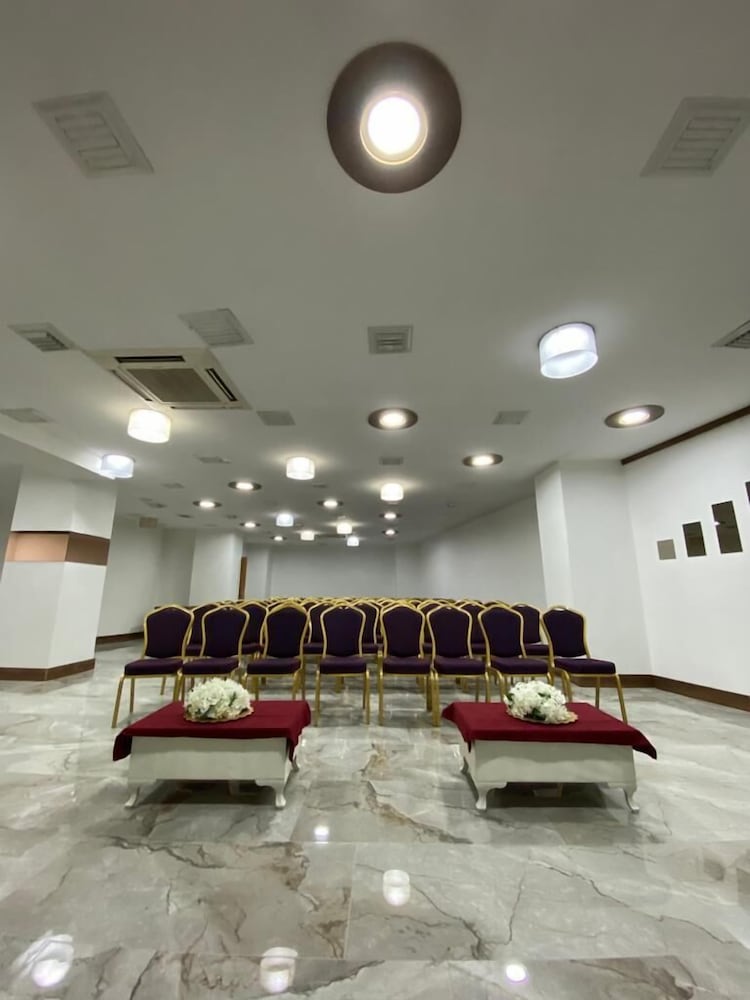Yucel Hotel 34/50