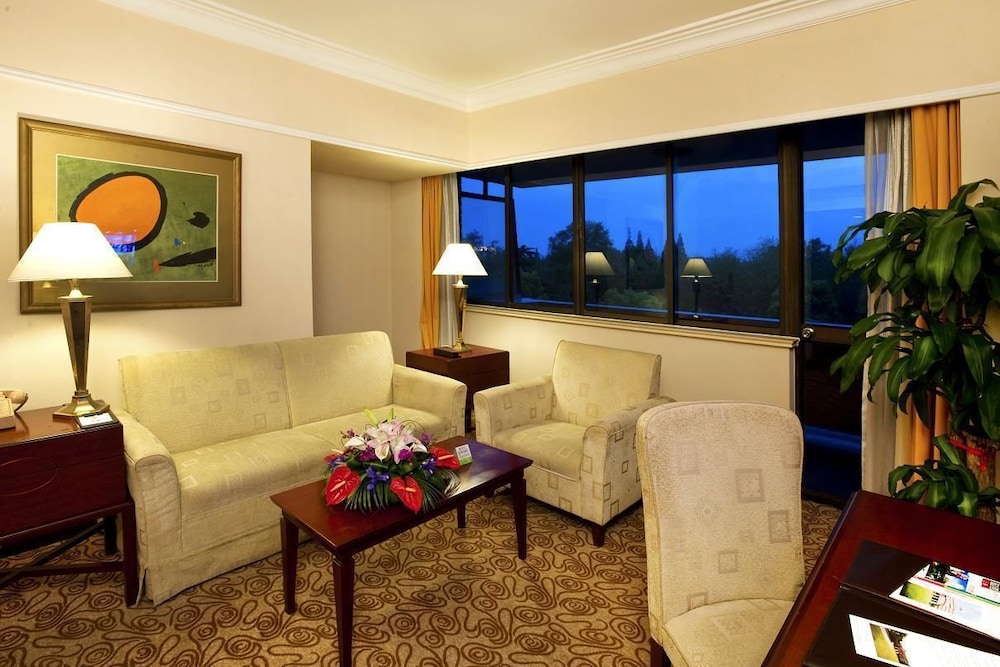 Cypress Hotel 21/45