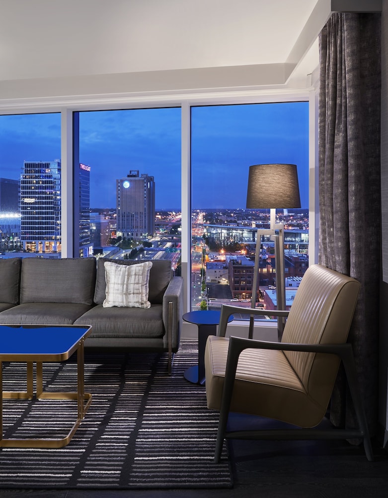 Loews Kansas City Hotel 51/78