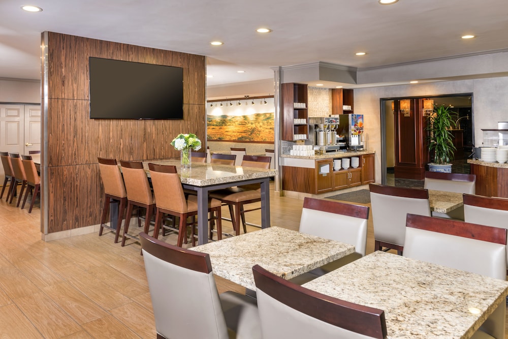 Ayres Suites Yorba Linda Anaheim Hills 33/43