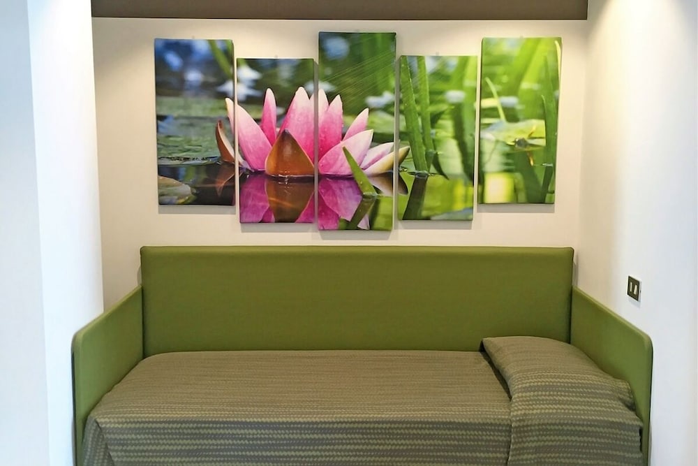 Hotel Ideal 7/49