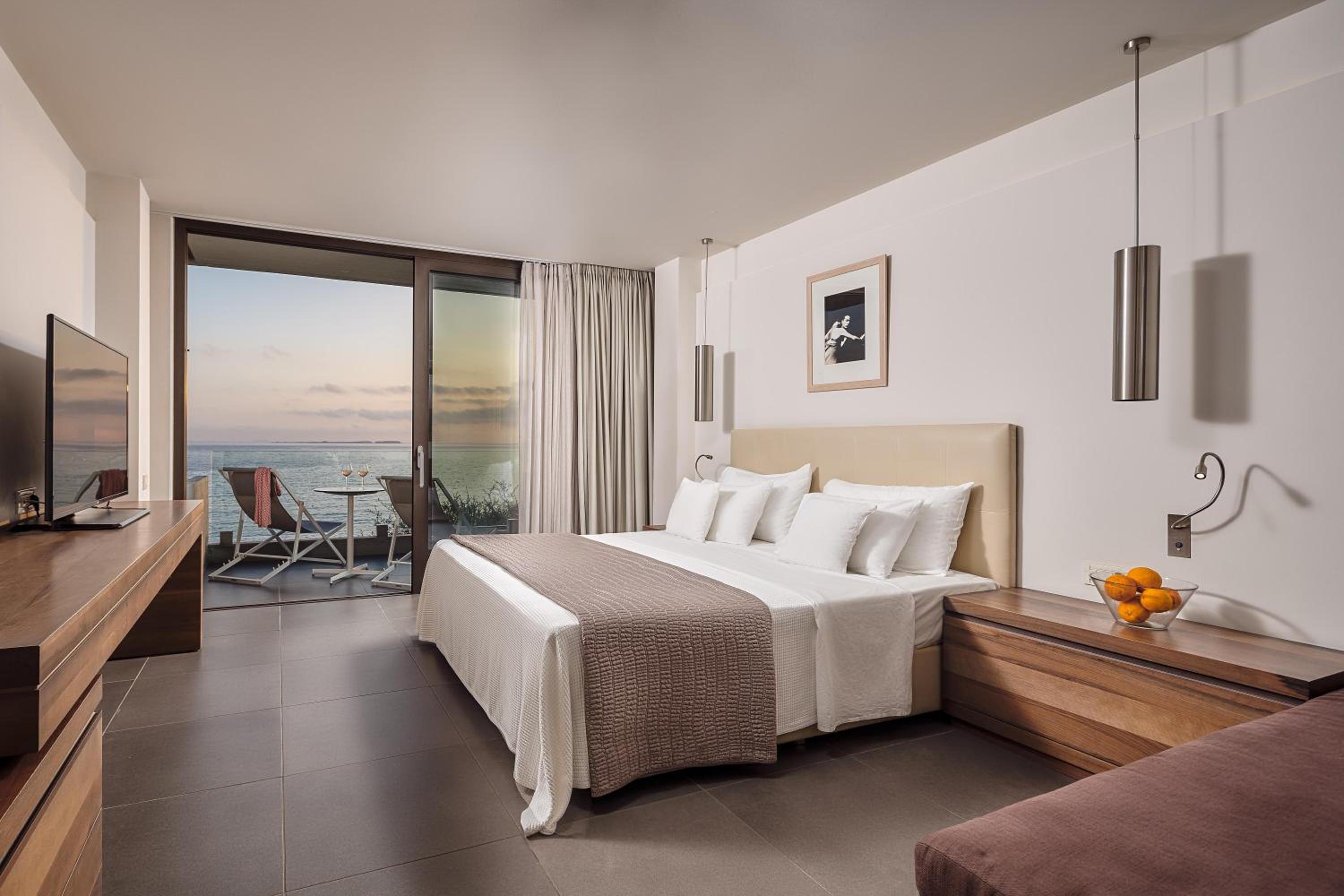 Bungalow, Sea Front