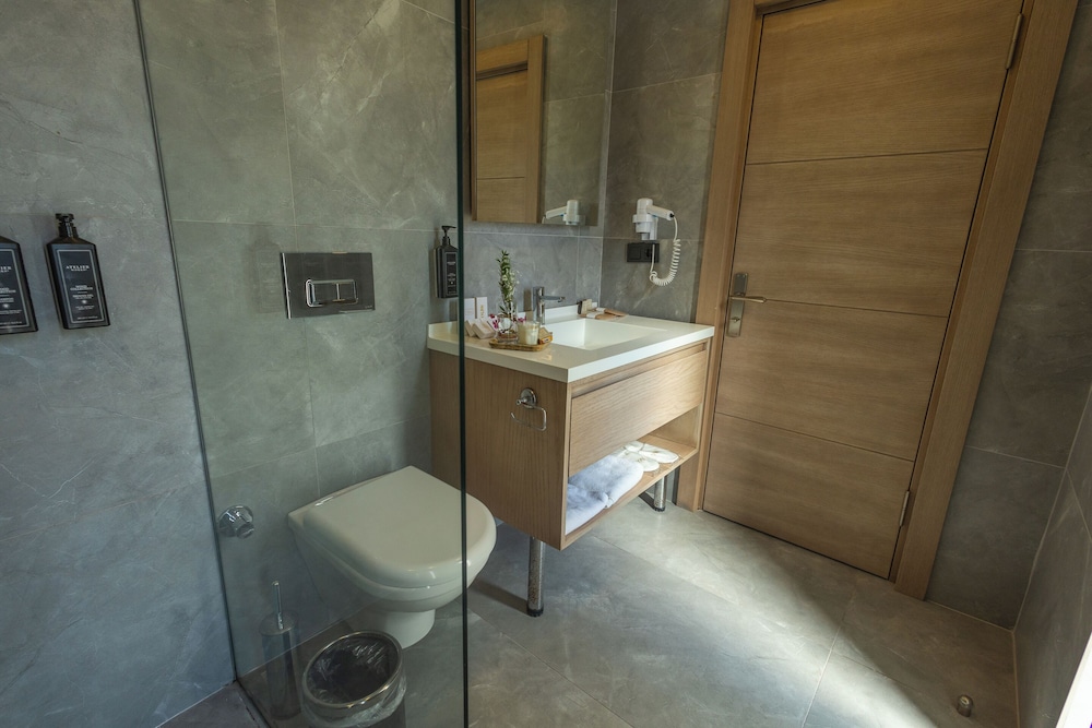 Yalinn Hotel 49/50