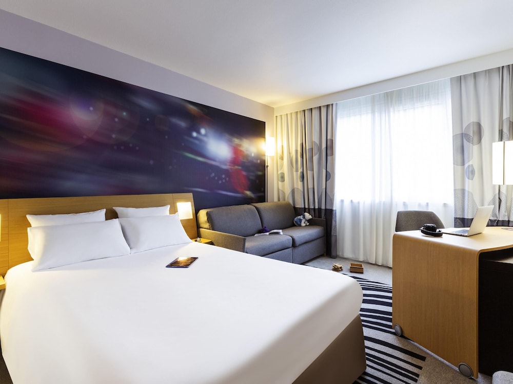NOVOTEL LIMOGES LE LAC 13/72
