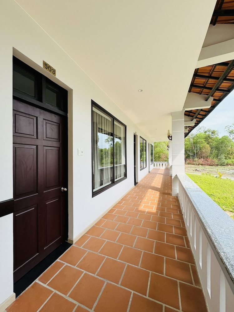 Dat Lanh Resort 8/65
