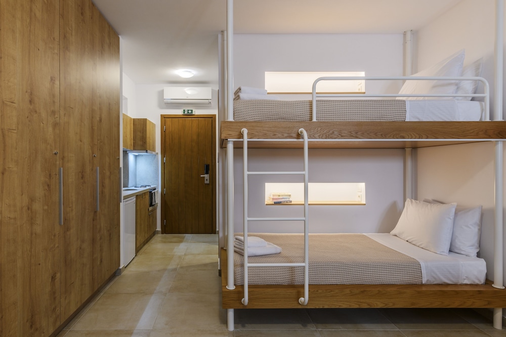 Mykonaki Hotel 15/36