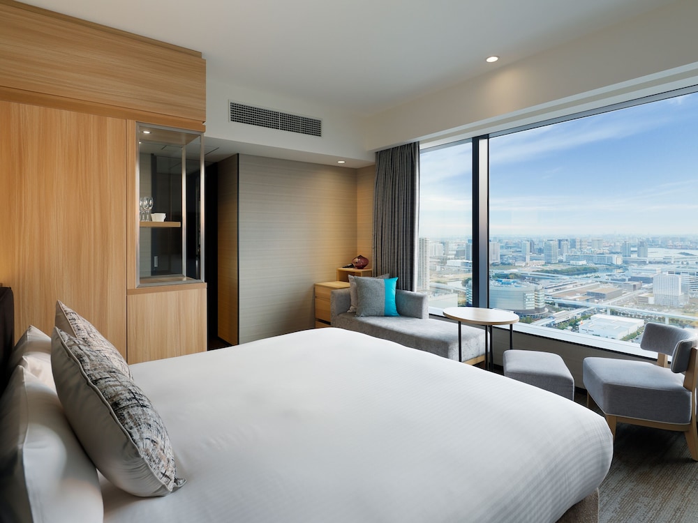 Superior, King Bed, with View, Bathtub